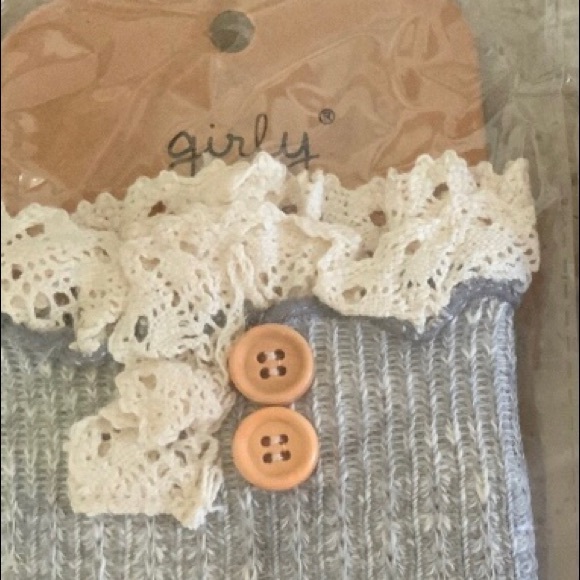 Womens’s light gray crochet trimmed boot cuffs - Picture 4 of 5